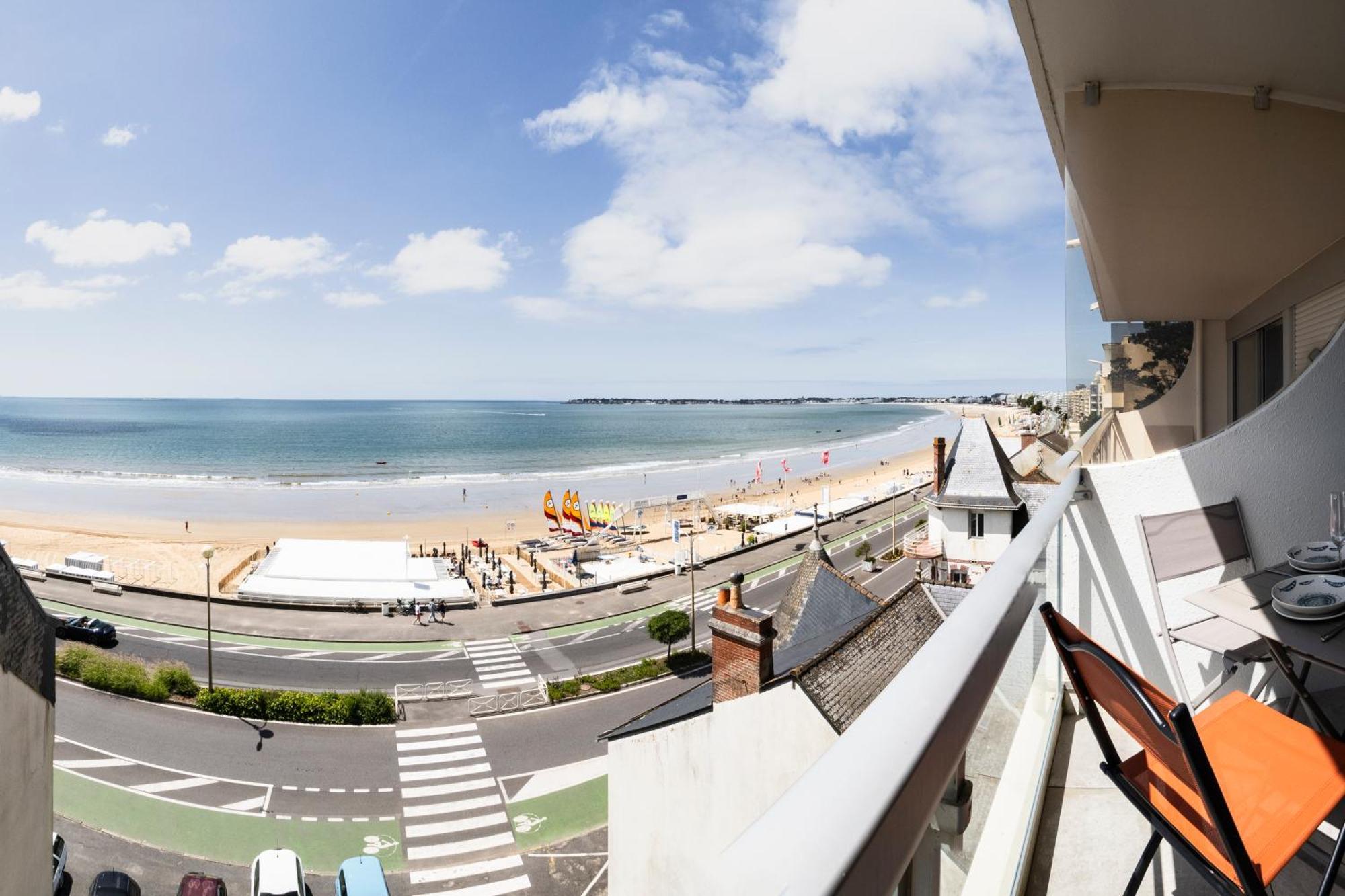 Luxe Vue Panoramique Baie Apartment